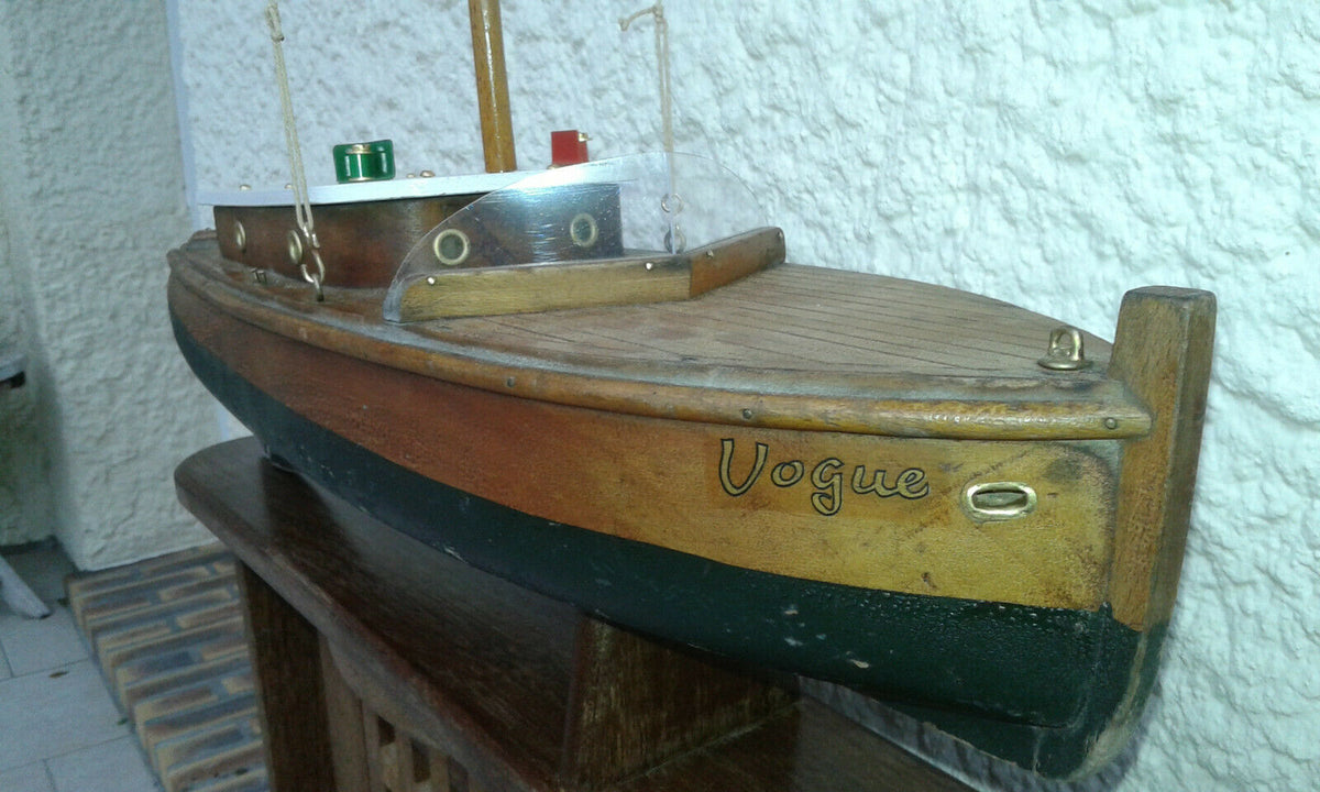 Rare Canot Bateau Vedette de bassin Vogue