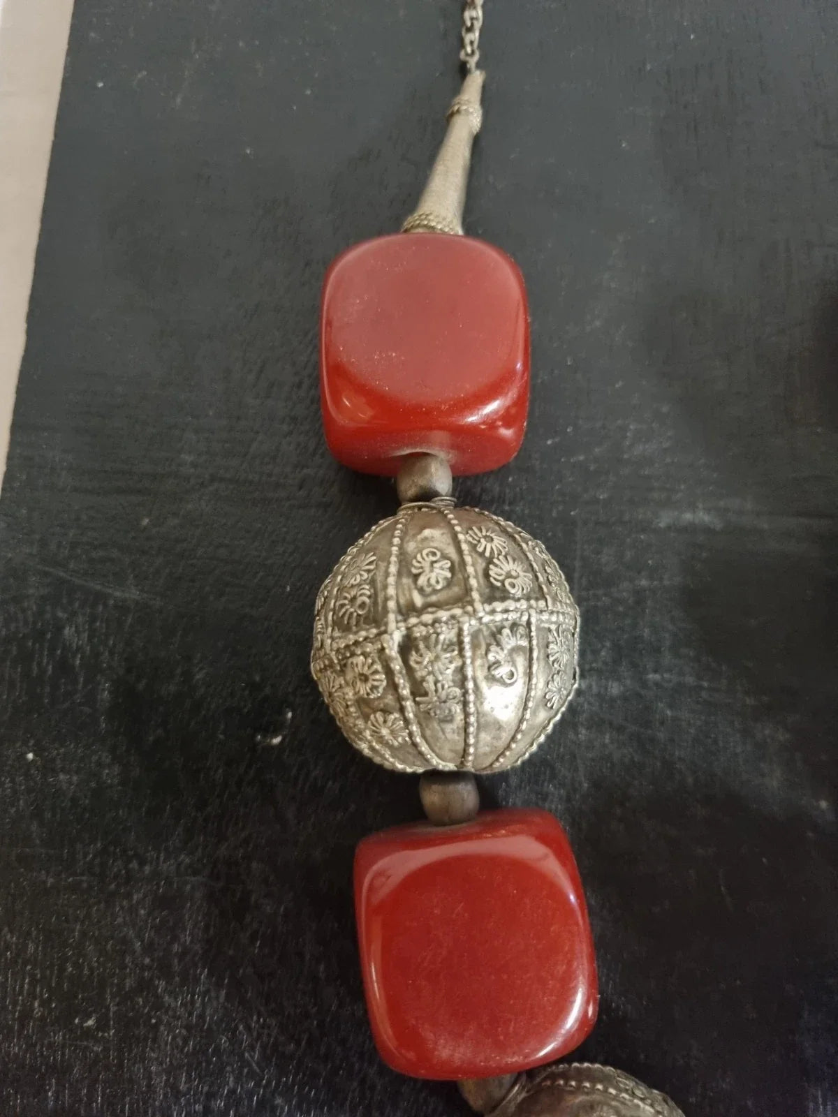 Imposant Collier Ambre Cherry et Métal Bédouin Yemen Ethnique Bakélite Ancien