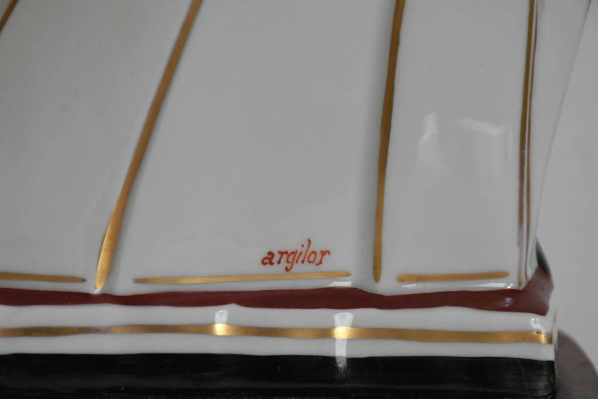 Argilor : rare veilleuse-brûle parfum Art Déco " Faune et sa captive", signée
