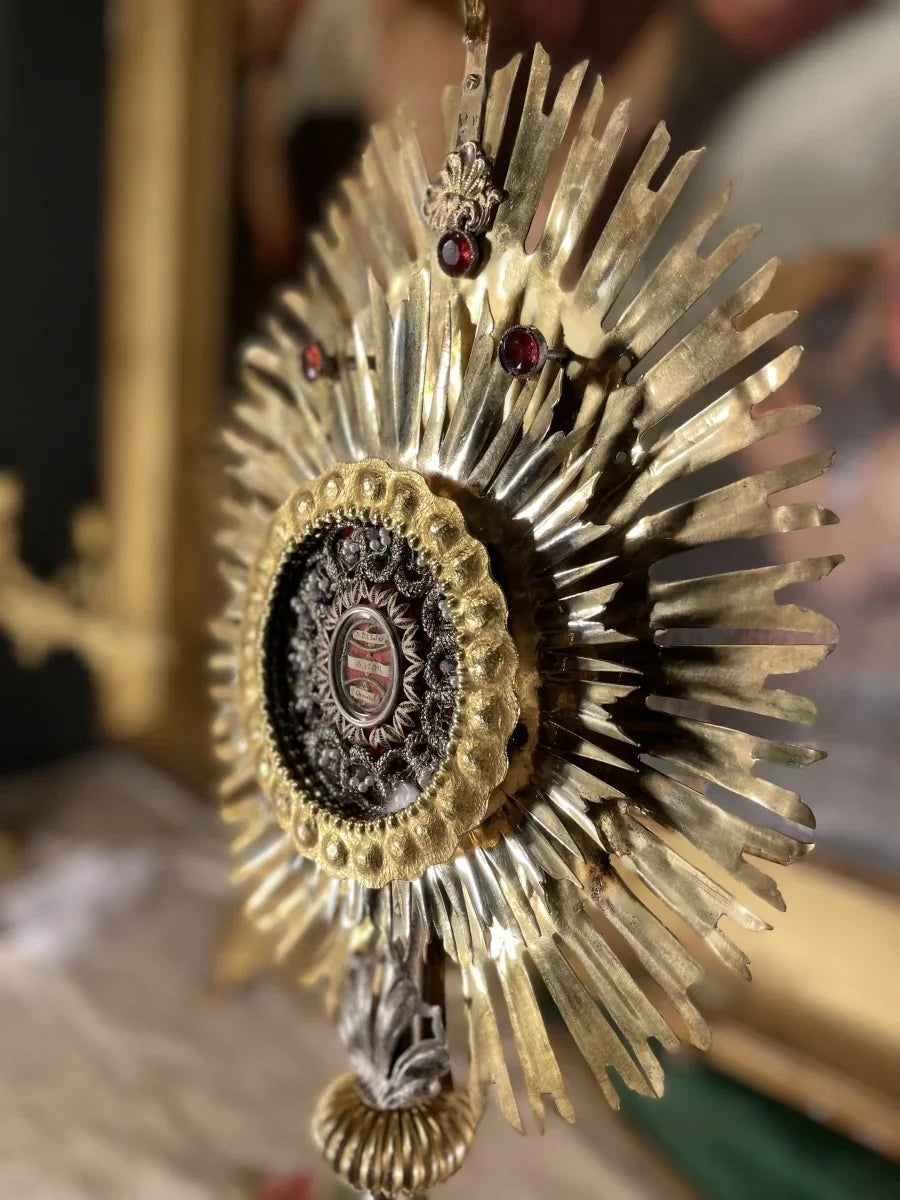 Grand ostensoir avec reliques du XVIIIe siècle