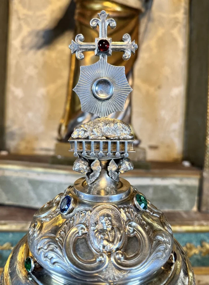 Ciboire en argent, modèle cathédrale