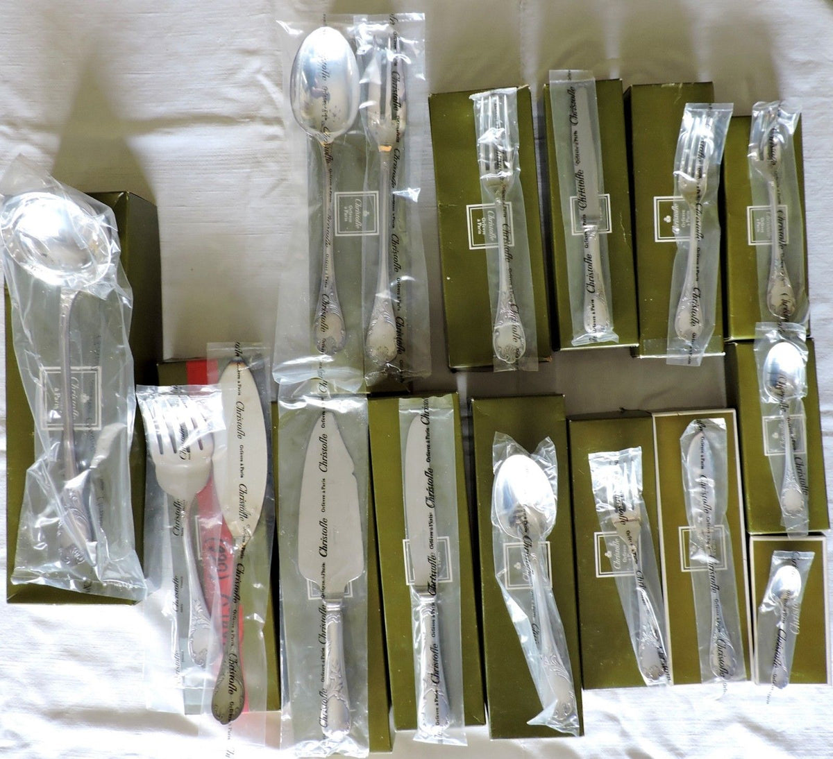 TOUTE NEUVE MENEGERE CHRISTOFLE EN METAL ARGENTE