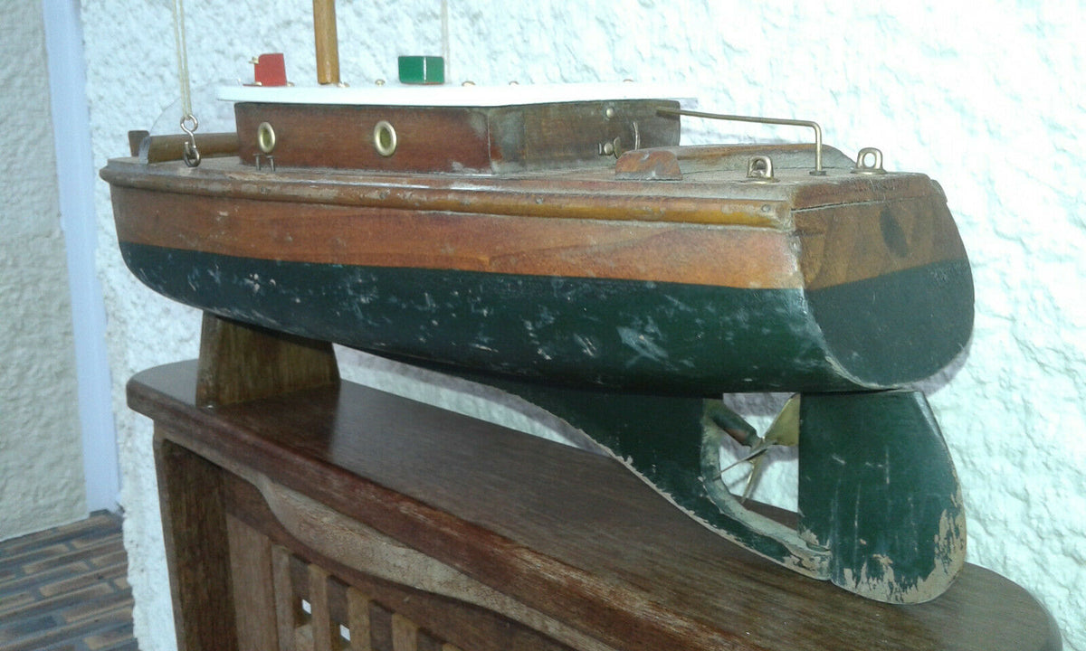 Rare Canot Bateau Vedette de bassin Vogue