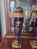 PAIRE DE VASES. PORCELAINE ÉMAILLÉE AVEC RELIEF. SEVRES. XIX ÈME SIÈCLE.