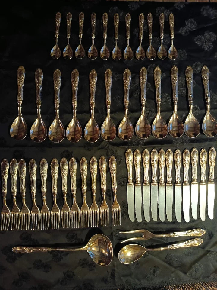 RARE ANCIEN SERVICE STYLE L.XV DE 49 COUVERTS EN ARGENT POINCON "800"