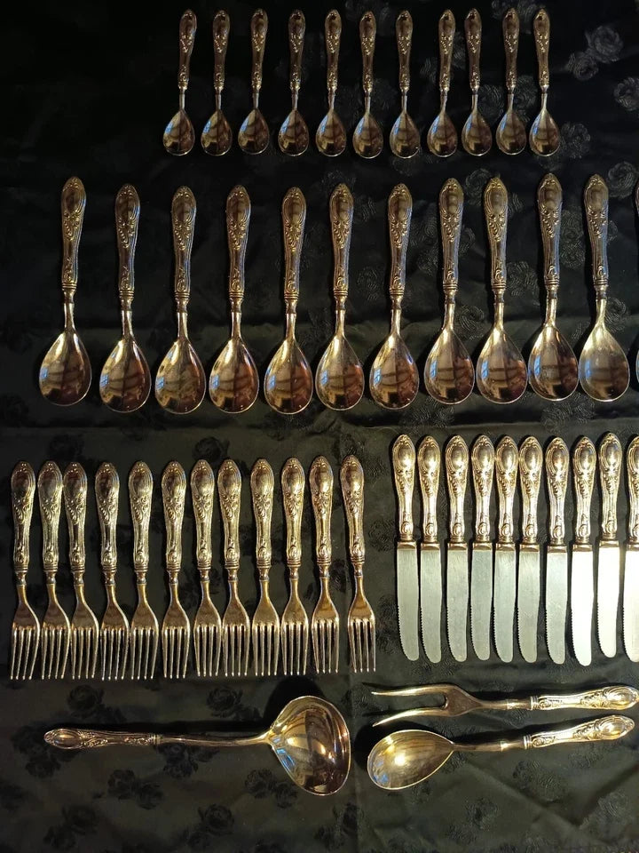 RARE ANCIEN SERVICE STYLE L.XV DE 49 COUVERTS EN ARGENT POINCON "800"
