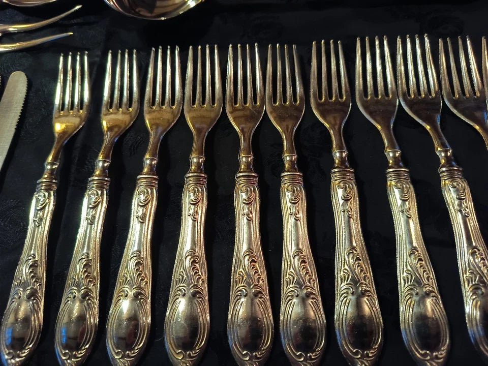 RARE ANCIEN SERVICE STYLE L.XV DE 49 COUVERTS EN ARGENT POINCON "800"