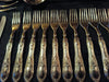 RARE ANCIEN SERVICE STYLE L.XV DE 49 COUVERTS EN ARGENT POINCON "800"