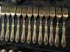 RARE ANCIEN SERVICE STYLE L.XV DE 49 COUVERTS EN ARGENT POINCON "800"