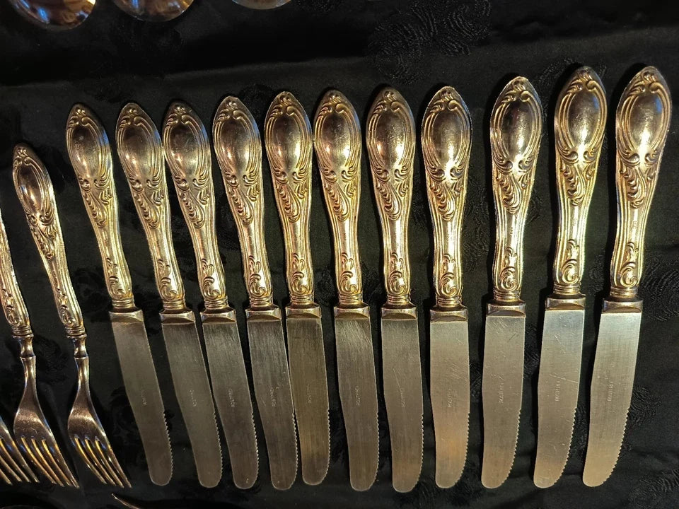 RARE ANCIEN SERVICE STYLE L.XV DE 49 COUVERTS EN ARGENT POINCON "800"