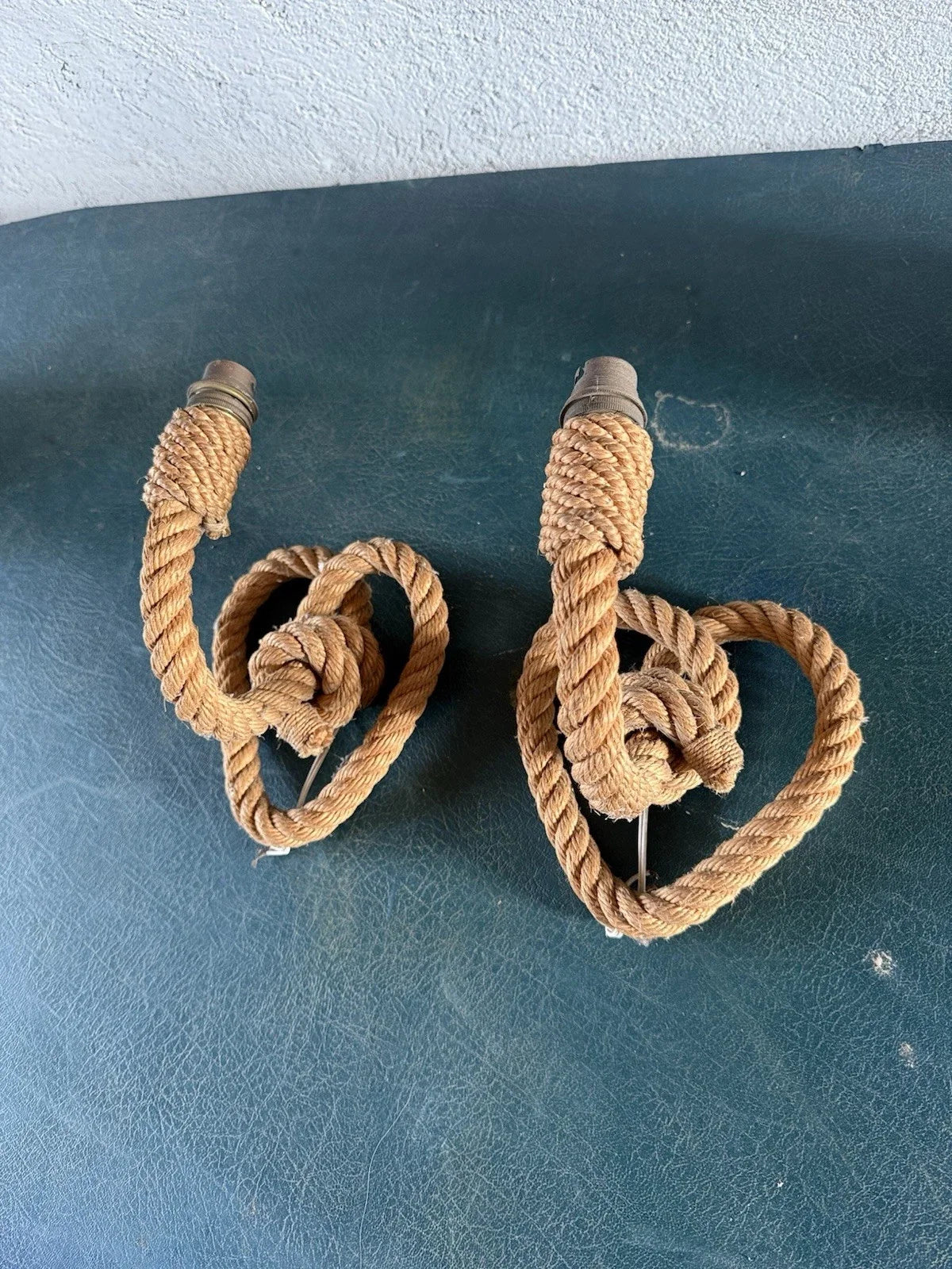 Paire D’appliques Audoux Minet En Forme De Cœurs