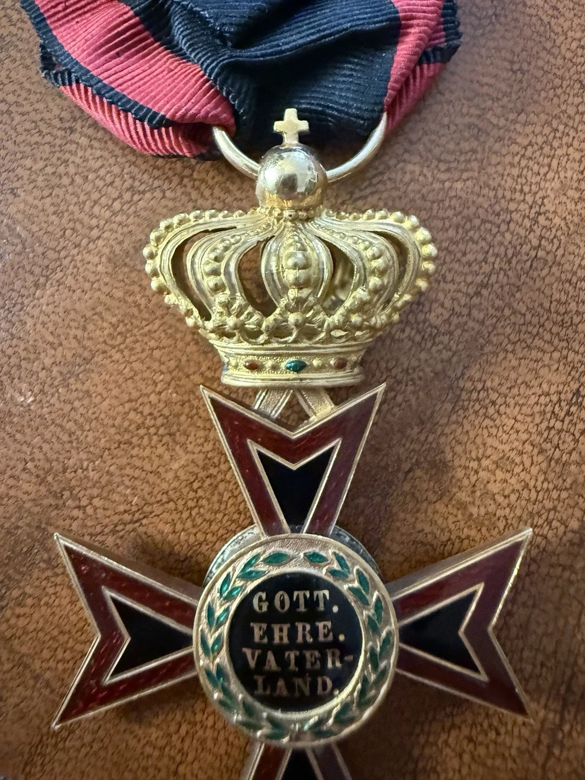 Médaille Allemande Ordre De Louis De Hesse Chevalier De 1e Ou 2eme Classe En Or