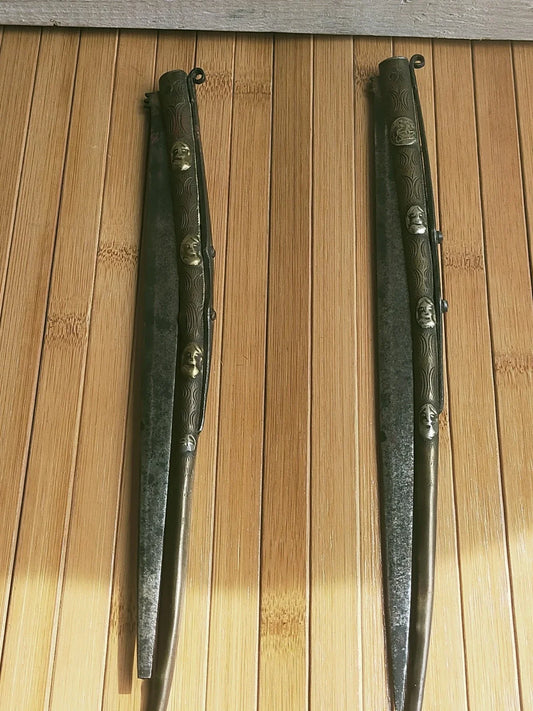 2 x anciens couteaux navaja
