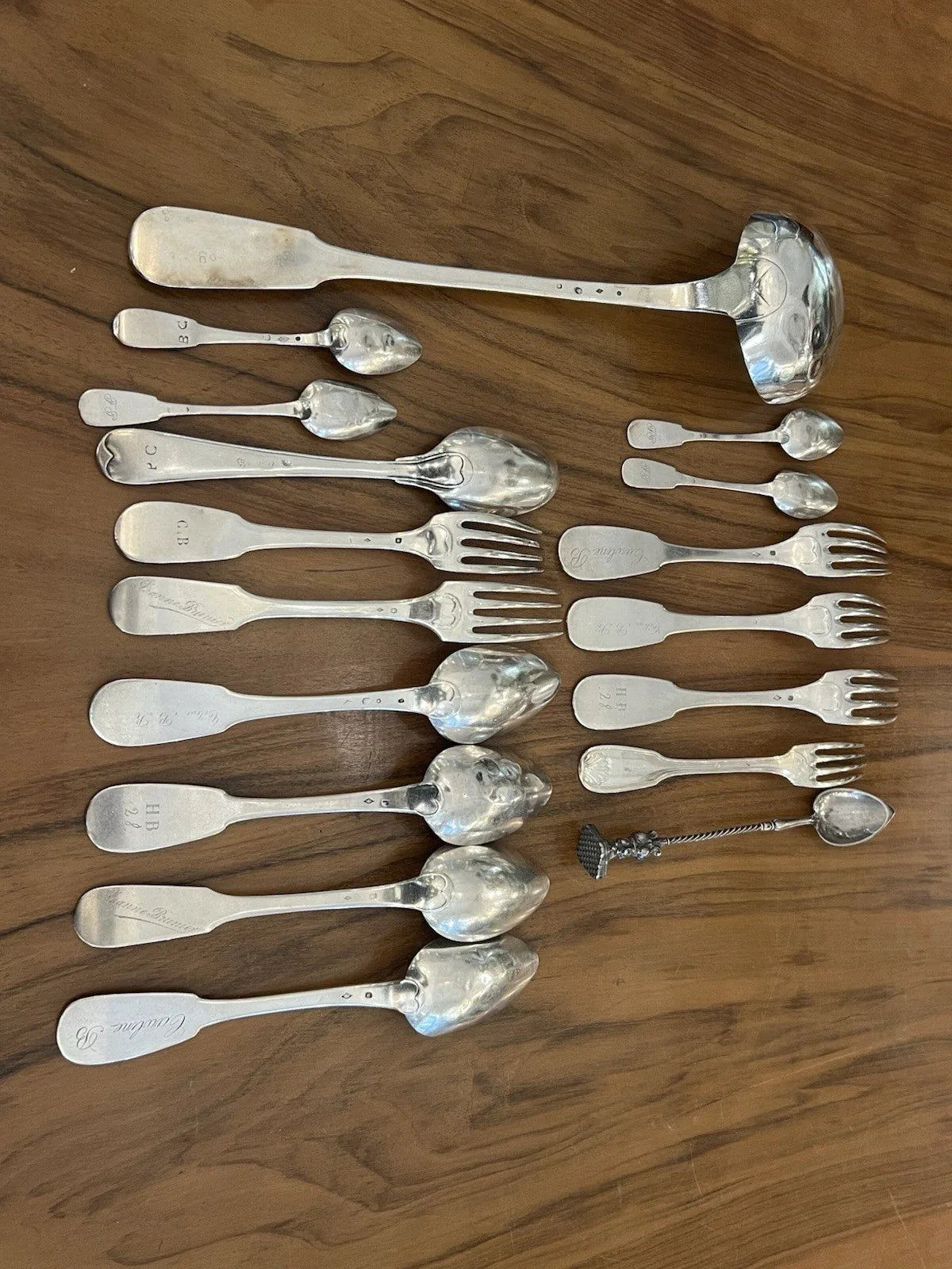 LOT COUVERTS ARGENT MASSIF 1097 G COLLECTION OU FONTE / ARGENTERIE ANCIENNE