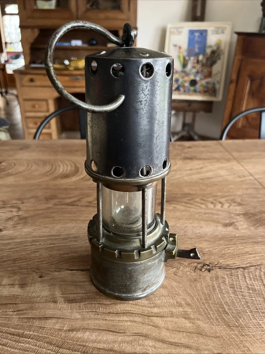 Ancienne Lampe De Mineur