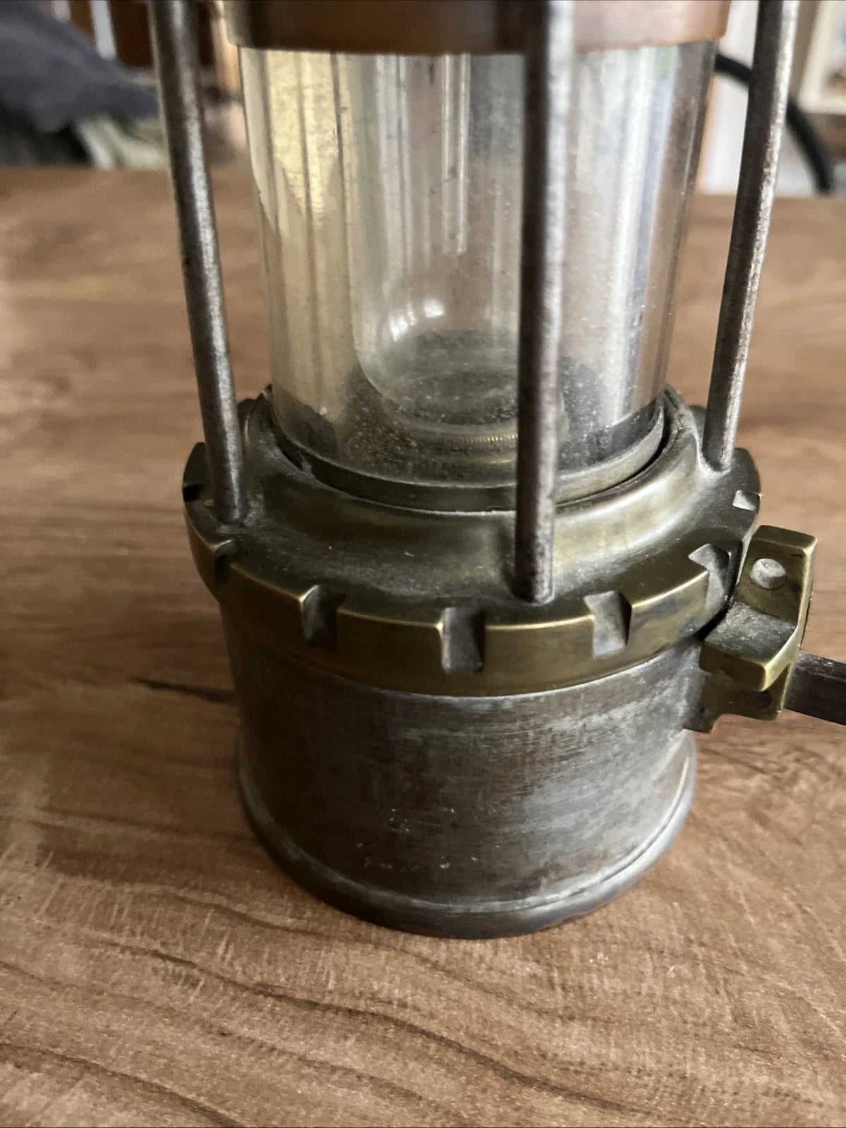 Ancienne Lampe De Mineur