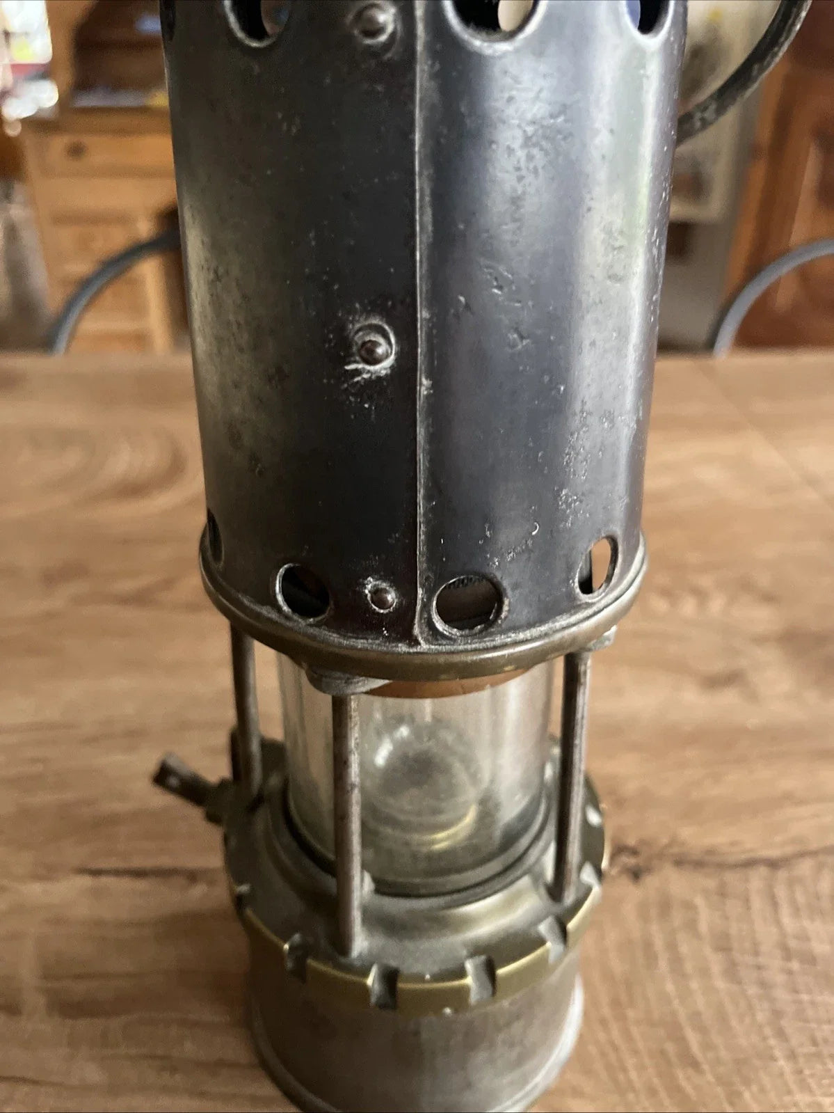 Ancienne Lampe De Mineur