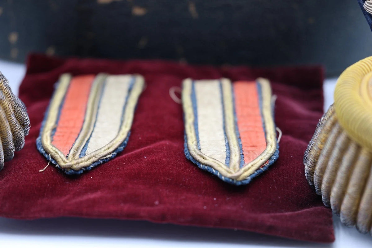 Képi de Général de Division Modèle 72 avec ses épaulettes 3 étoiles