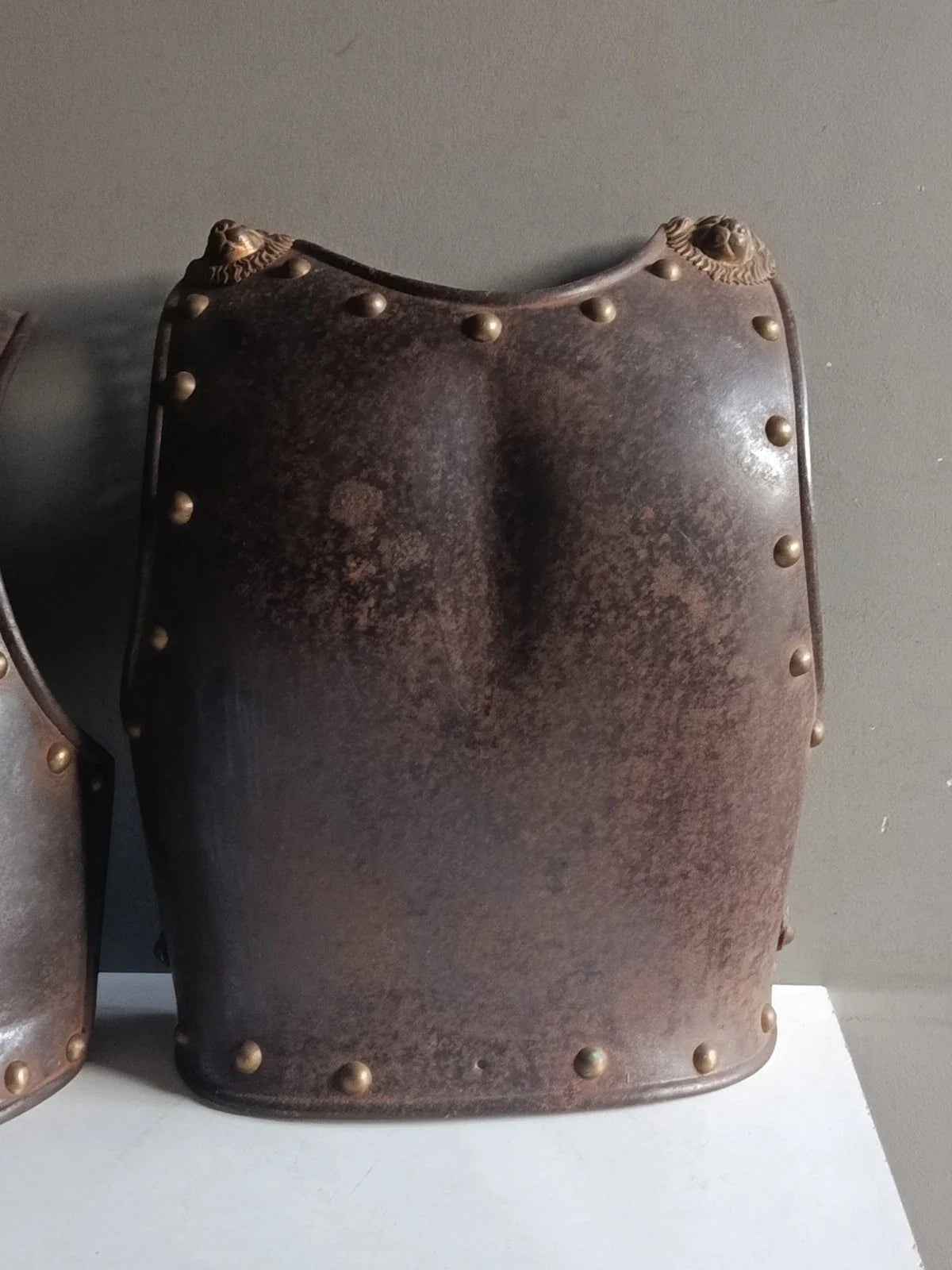 CUIRASSE ANCIENNE AVEC TETE DE LIONS OFFICIER EMPIRE CUIRASS BREASTPLATE