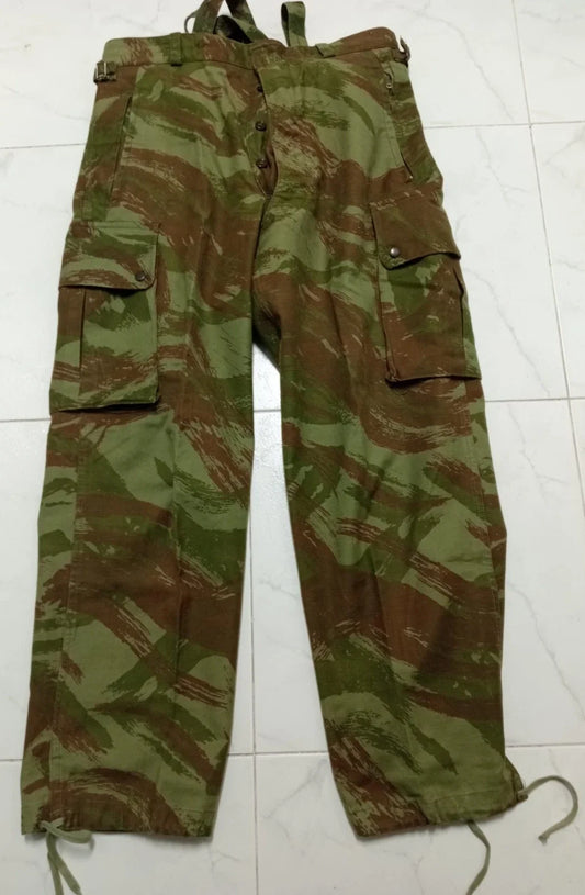 RARE PANTALON 47/53 TAP PARACHUTISTE CAMOUFLAGE 47/53 AVEC BRETELLES ÉTAT NEUF