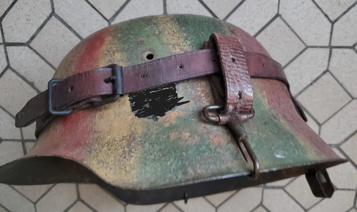 COQUE CASQUE ALLEMAND - PEINTURE CAMOUFLEE - WW2 - HEER - NORMANDIE
