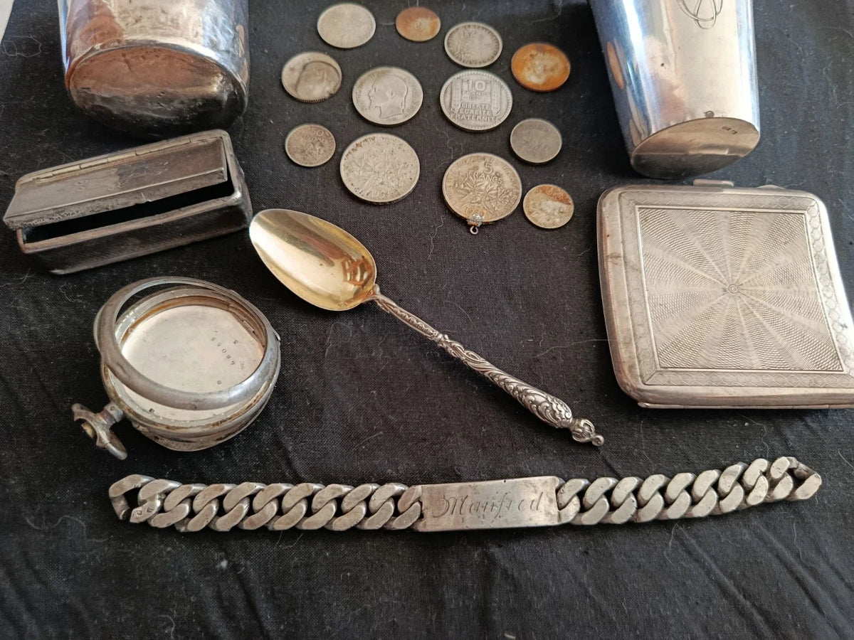 Lot Argent Massif à fondre ou garder - Timbale, pince à sucre, pièce française,