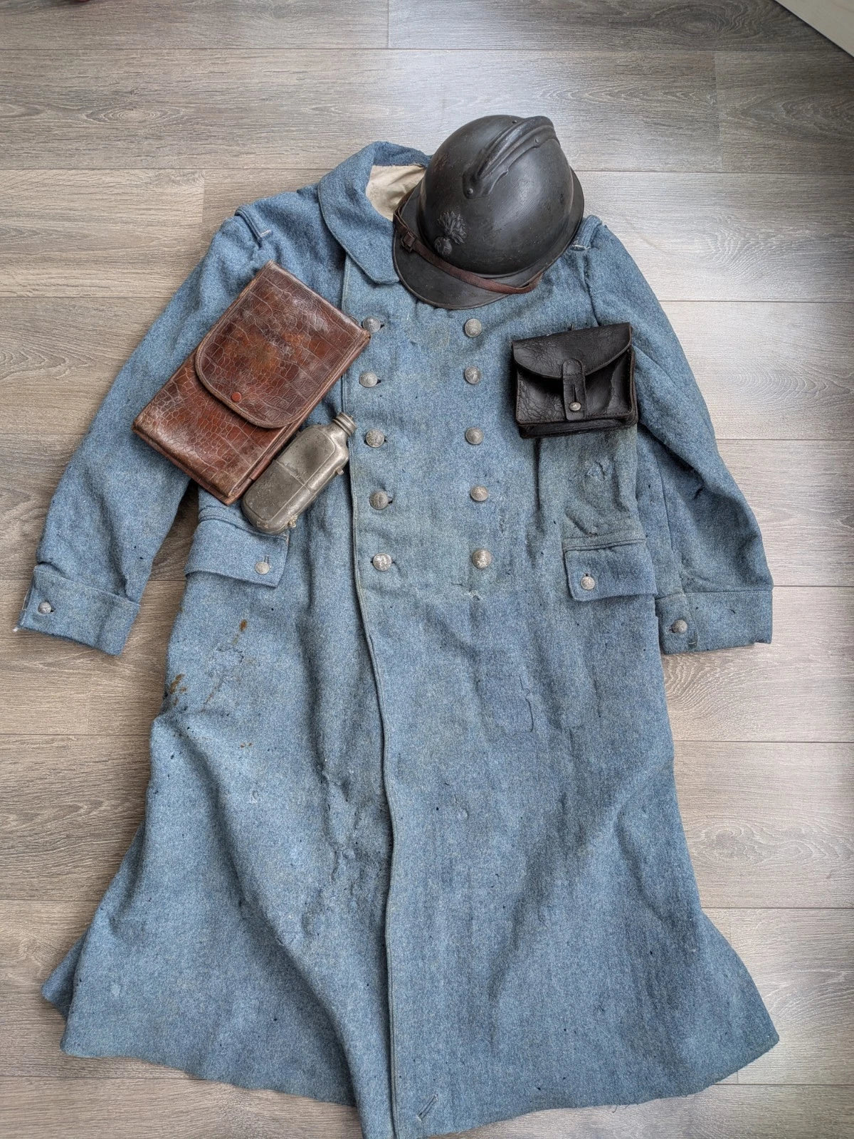 Lot Poilu 14/18 Capote Bleu Horizon Casque Adrian Modèle 1915 Cartouchière