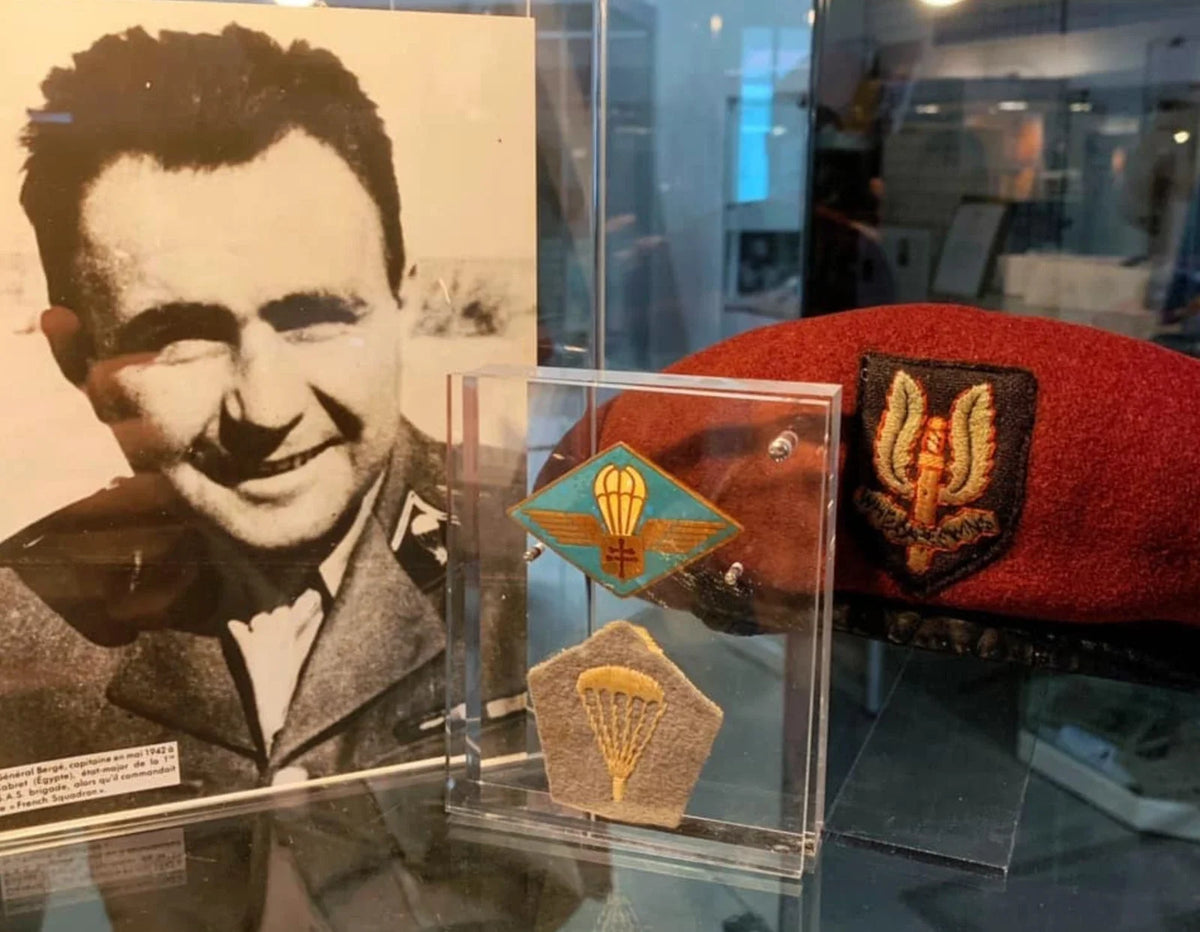 INSIGNE 1 ÉRE COMPAGNIE CHASSEURS PARACHUTISTES DE LA FRANCE LIBRE CAIRE BICHAY