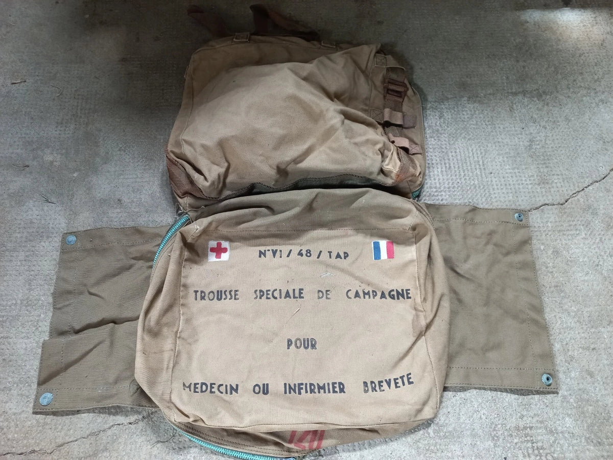 VI/48/TAP Trousse Médicale Spéciale de Campagne Parachutiste Indo Algérie Gaine