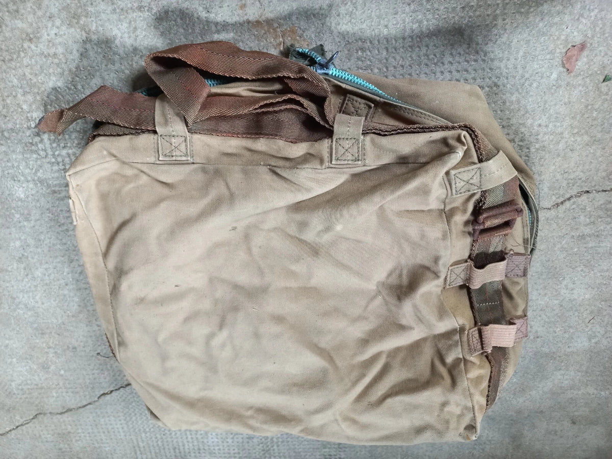 VI/48/TAP Trousse Médicale Spéciale de Campagne Parachutiste Indo Algérie Gaine