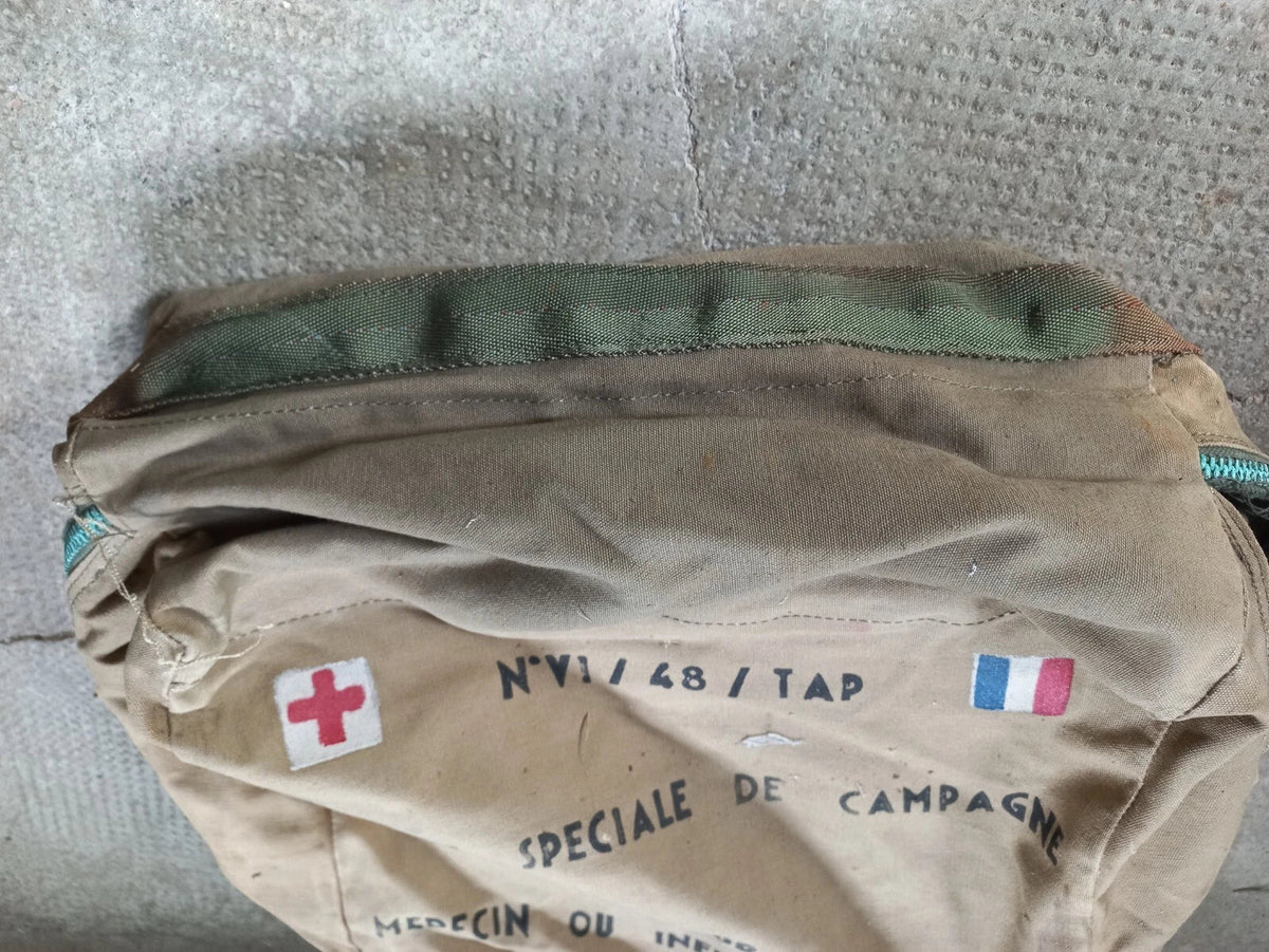 VI/48/TAP Trousse Médicale Spéciale de Campagne Parachutiste Indo Algérie Gaine