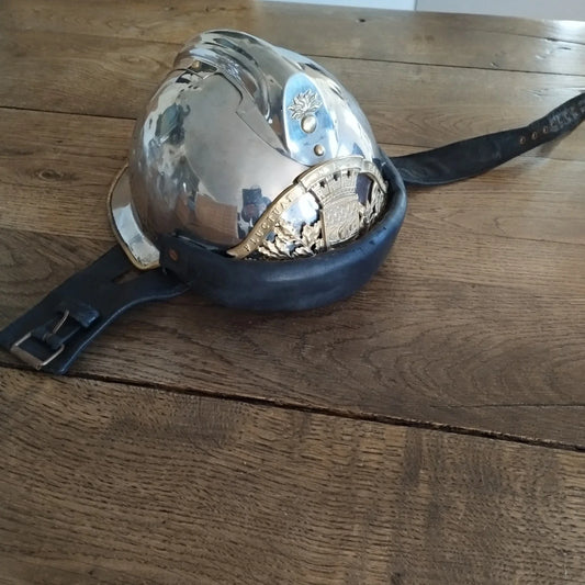 Ancien et rare casque de sapeur pompier motocycliste de la ville de Paris - années 1950