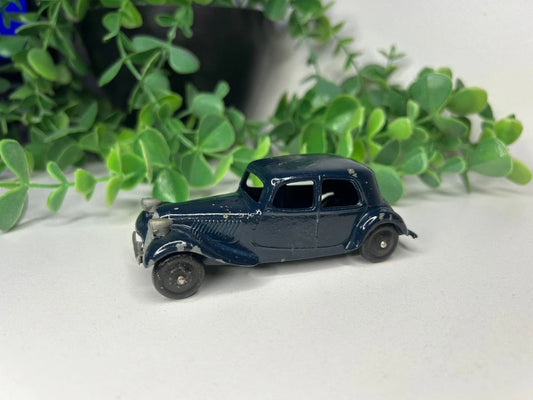Très Rare Dinky Toys Ancien Citroën Traction Bleu Marine Roues Zamac