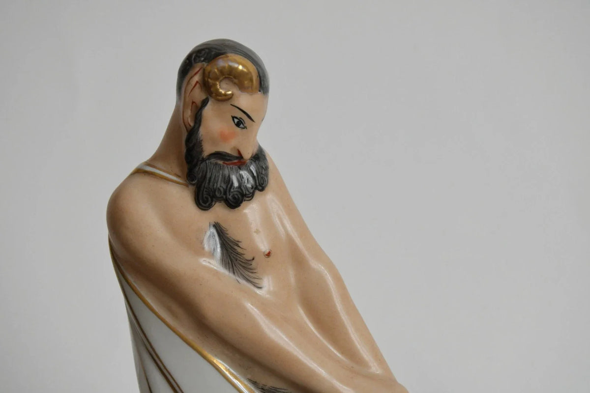 Argilor : rare veilleuse-brûle parfum Art Déco " Faune et sa captive", signée