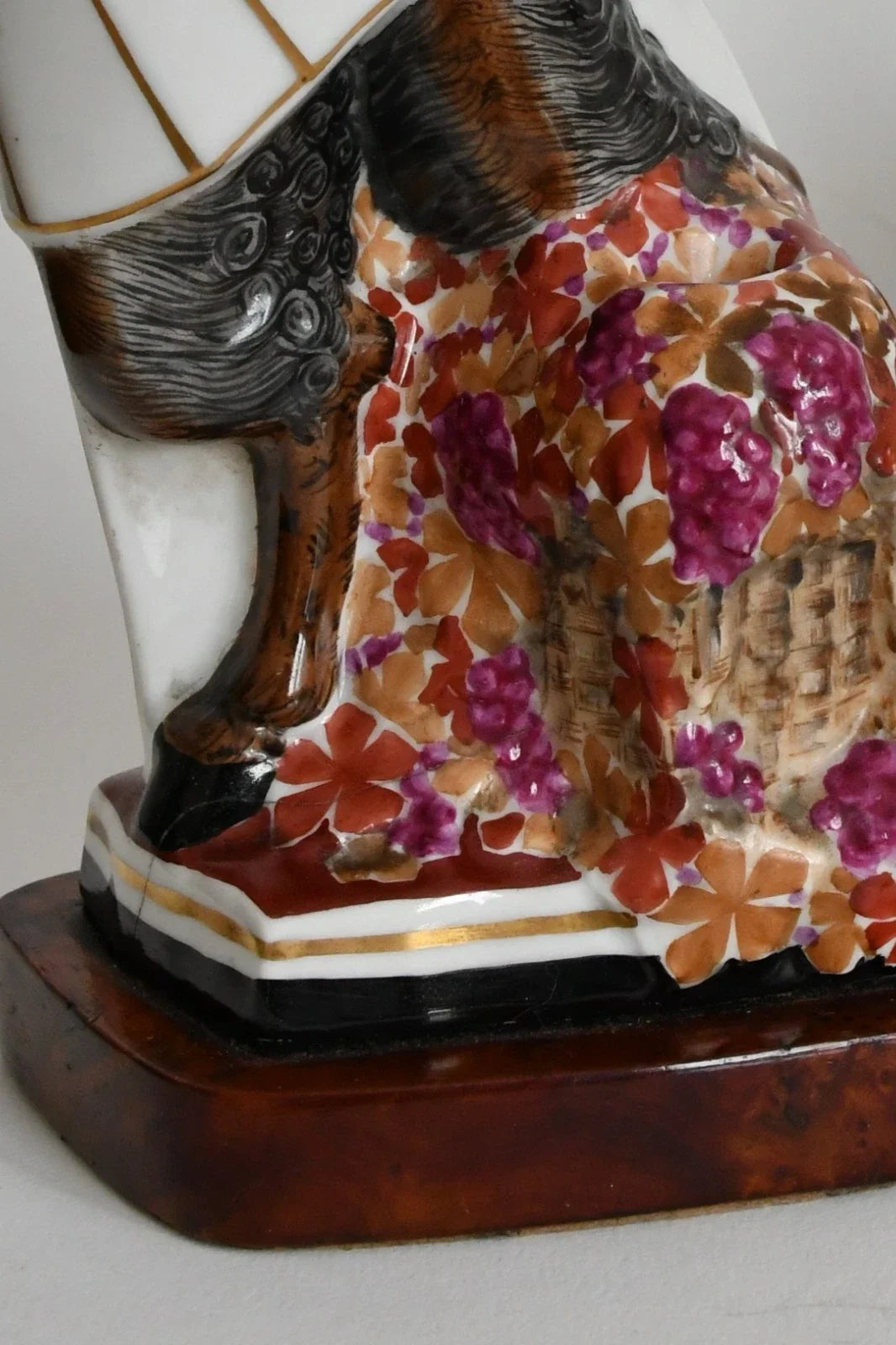 Argilor : rare veilleuse-brûle parfum Art Déco " Faune et sa captive", signée