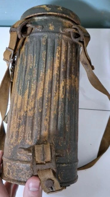 Trés beau masque à gaz allemand camouflé 3 tons ww2