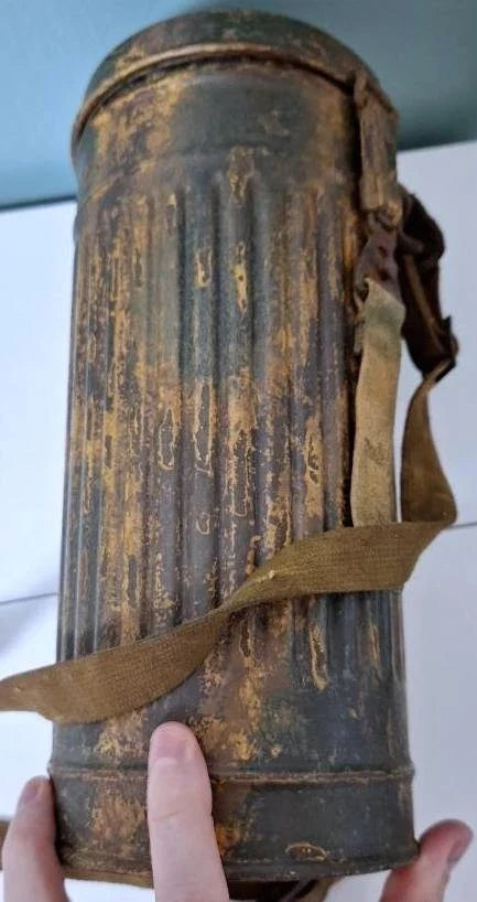 Trés beau masque à gaz allemand camouflé 3 tons ww2