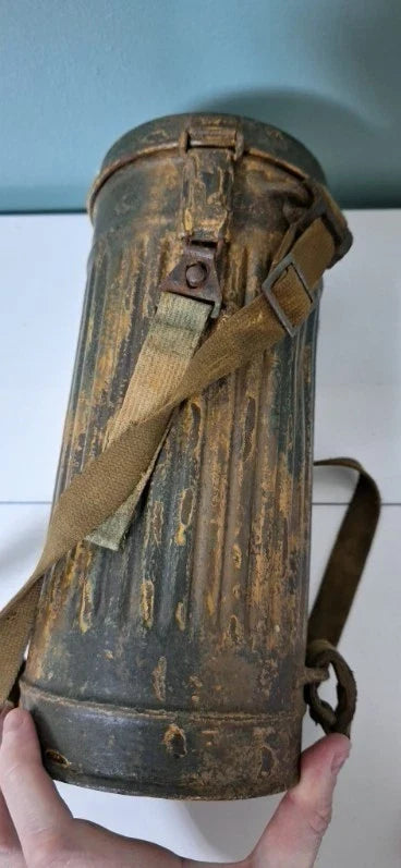 Trés beau masque à gaz allemand camouflé 3 tons ww2