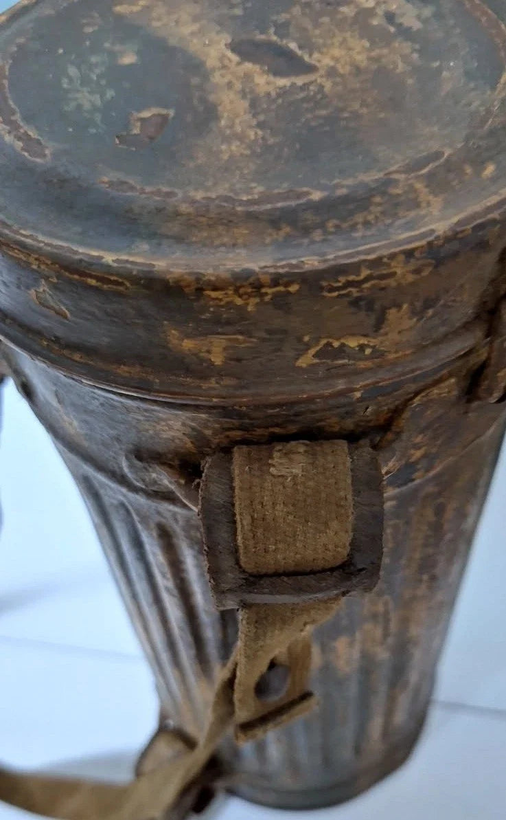 Trés beau masque à gaz allemand camouflé 3 tons ww2
