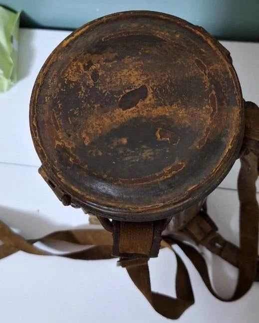 Trés beau masque à gaz allemand camouflé 3 tons ww2