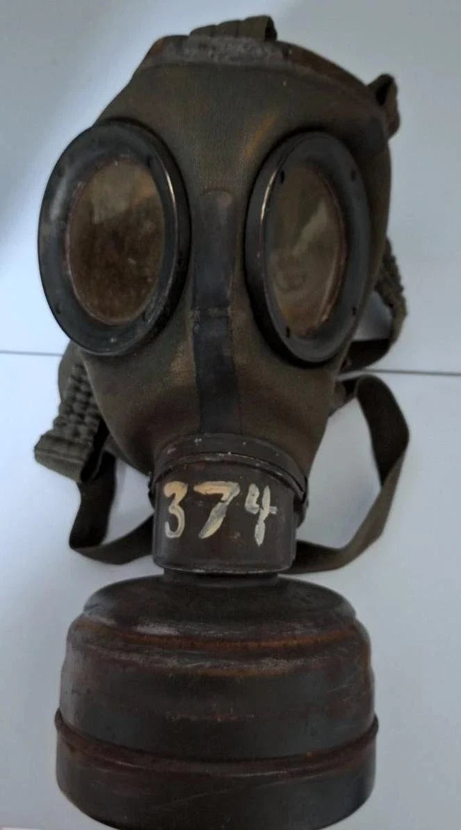 Trés beau masque à gaz allemand camouflé 3 tons ww2