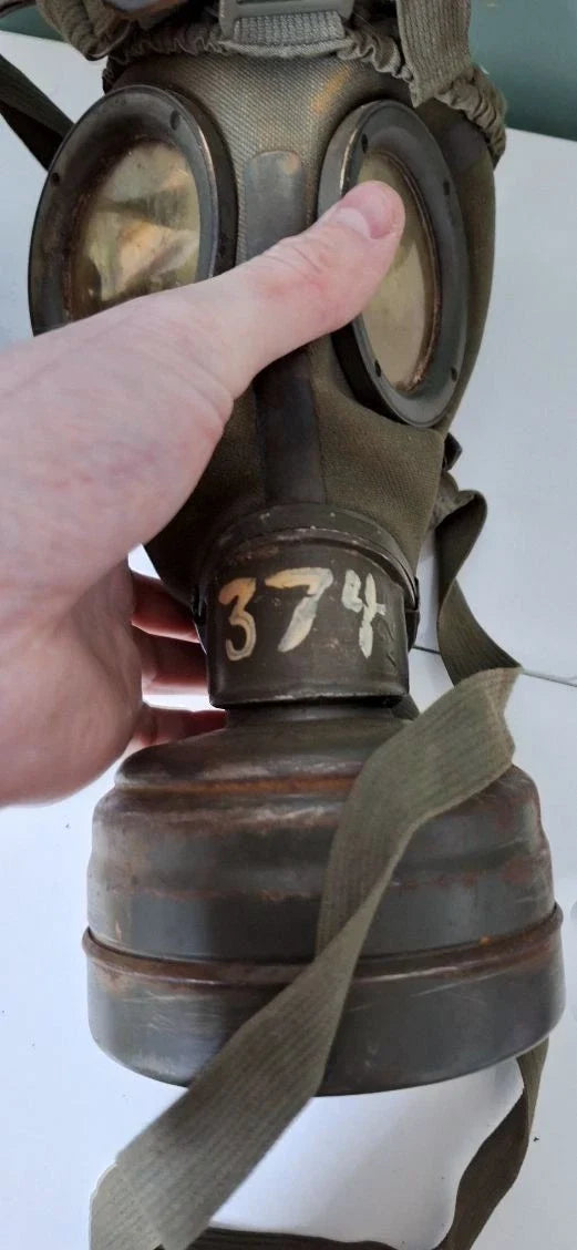 Trés beau masque à gaz allemand camouflé 3 tons ww2