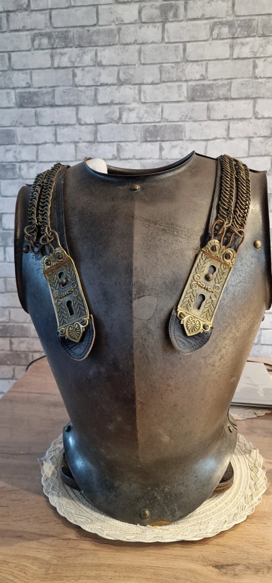 CUIRASSE D'OFFICIER DE CUIRASSIERS, modèle 1855, Second Empire.