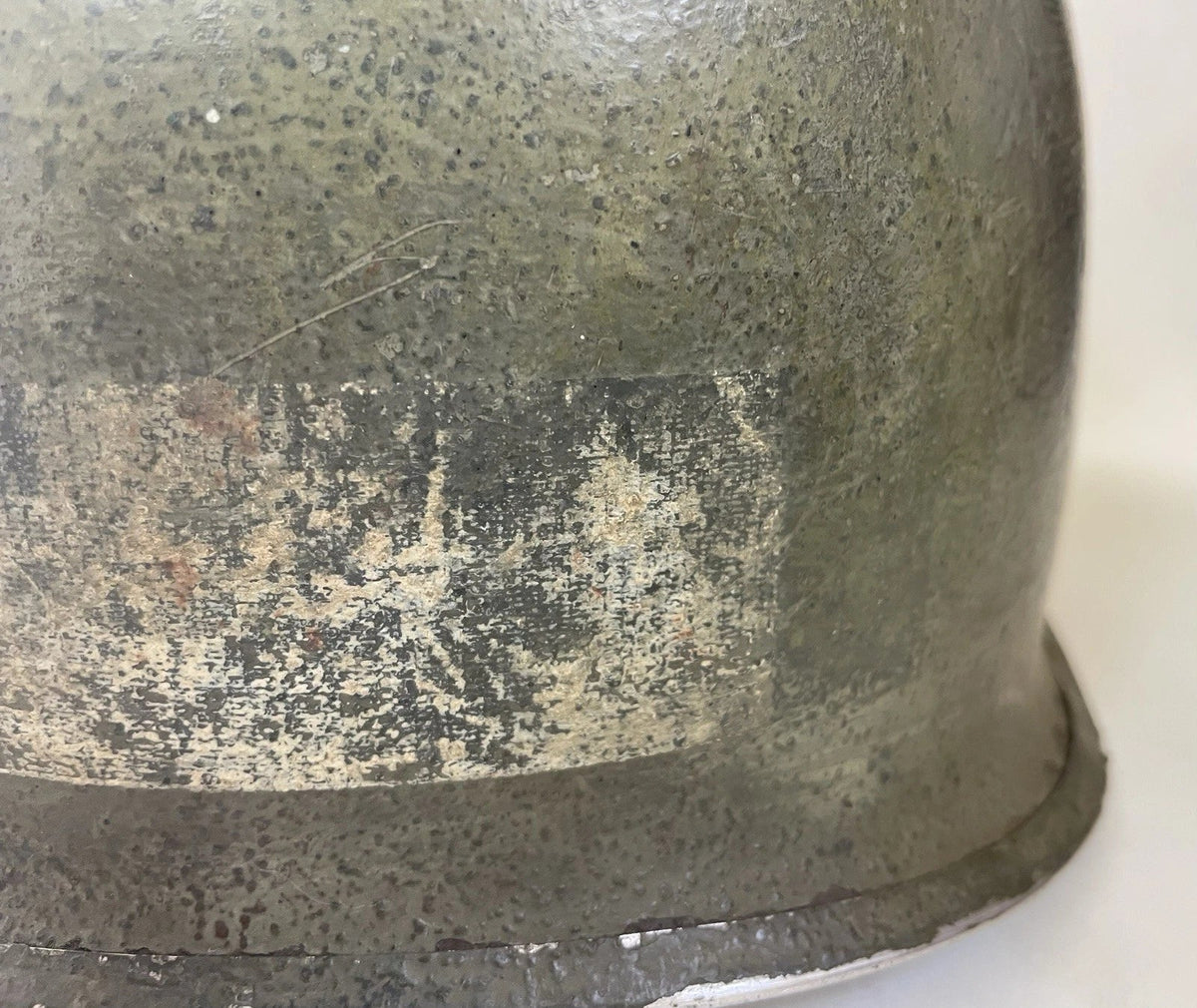 US WW2 - Casque M1 pattes fixes - Barre ETO Follow me - 100% original 2nd guerre