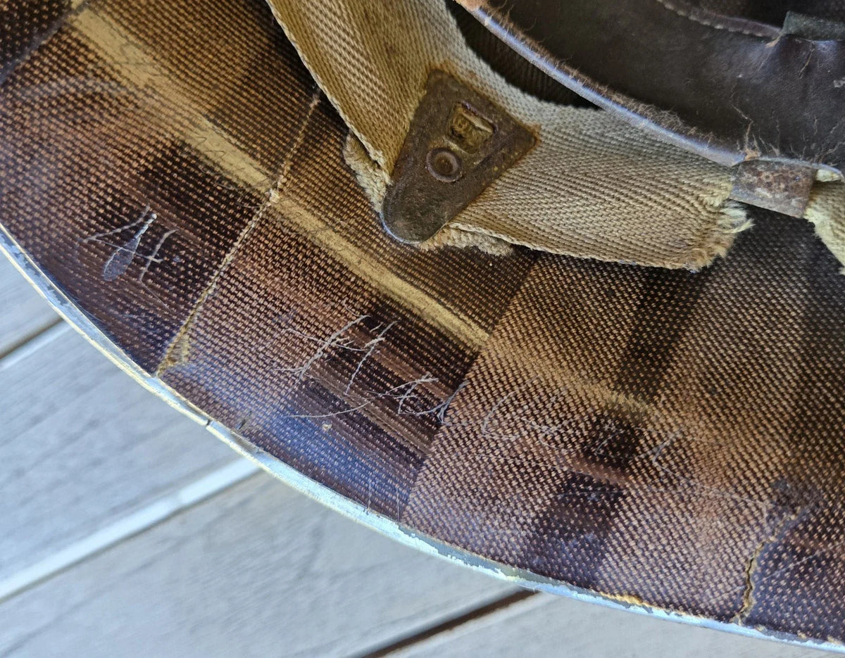 Authentique Casque US M1 ww2 de sergent à pattes fixes