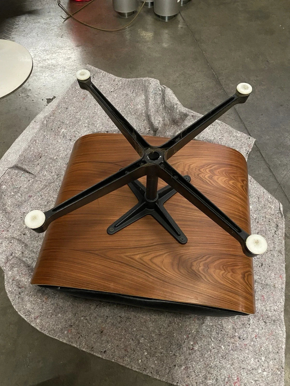FAUTEUIL LOUNGE CHAIR & OTTOMAN DESIGN VINTAGE CHARLES & RAY EAMES HERMAN MILLER