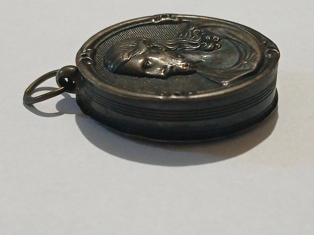 Ancien reliquaire Pendentif Argent Massif Poinçon Tête De Sanglier 19 ème Christ