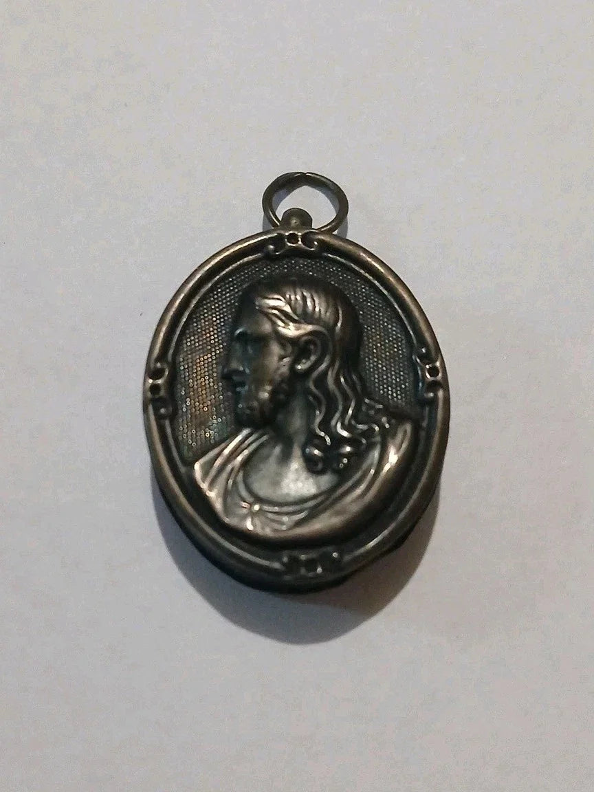 Ancien reliquaire Pendentif Argent Massif Poinçon Tête De Sanglier 19 ème Christ