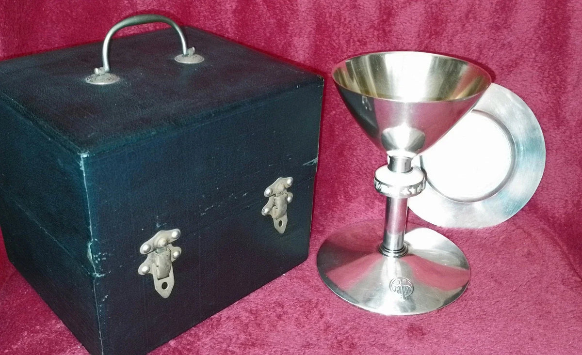 ANCIEN CALICE EN ARGENT +PATENE/ VERMEIL MINERVE/CHERET/H.16,5cm,DIAM.11 cm/XXè