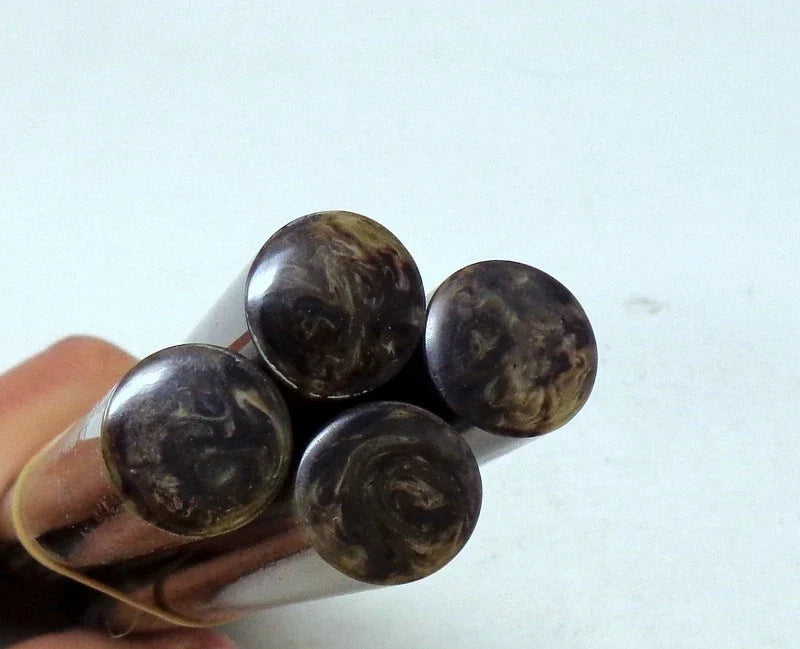Lot de 4 batons anciens en bakelite - 256 grams